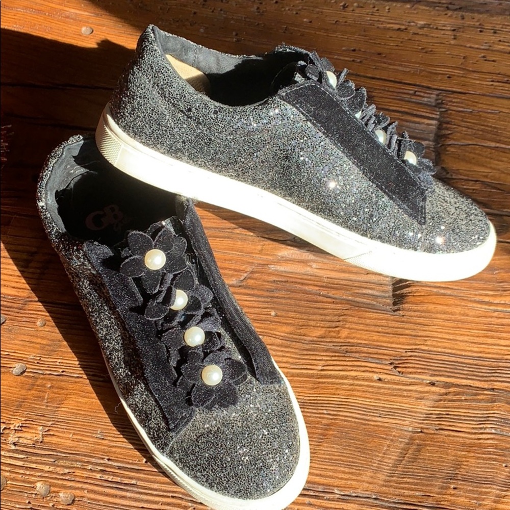 GB Girls black glitter slip ons w Pearl/velvet